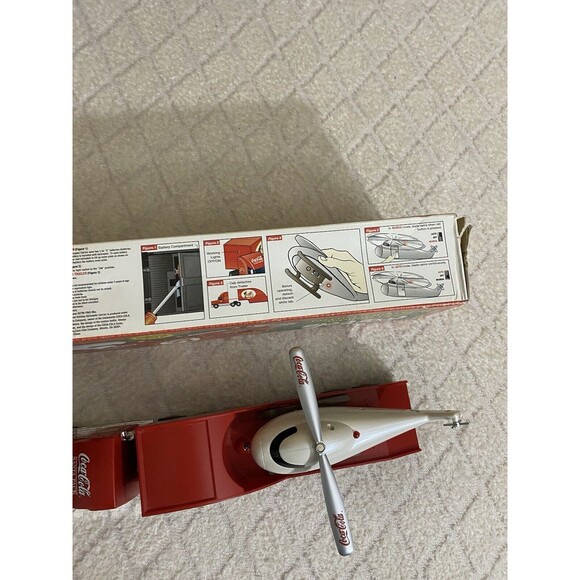 Coca Cola 2000 Holiday Helicopter Carrier/ 1962 Replica Helicopter  Box Included - Picture 5 of 16